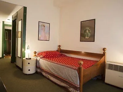 Domus Hotel apartamentowy 4*